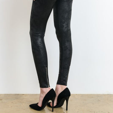 WL black textured leggings